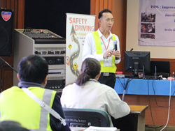 เทคนิคการขับรถเชิงป้องกันอุบัติเหตุ Defensive Driving Technique โดยอาจารย์อนุชาติ  เชียงสุข